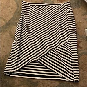 Black and white pencil skirt